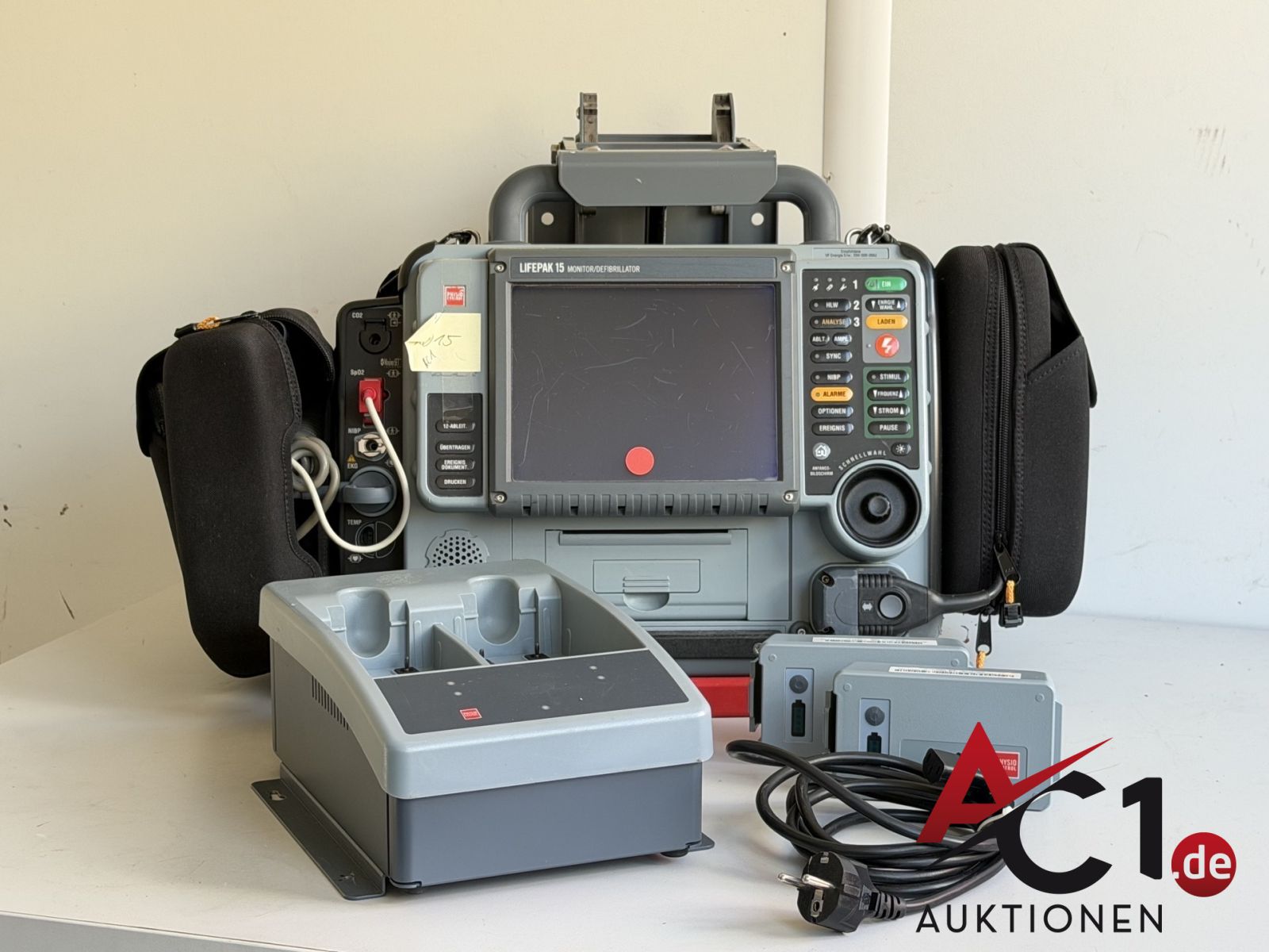 Physio Control Defibrillator/EKG Lifepak 15 CO2